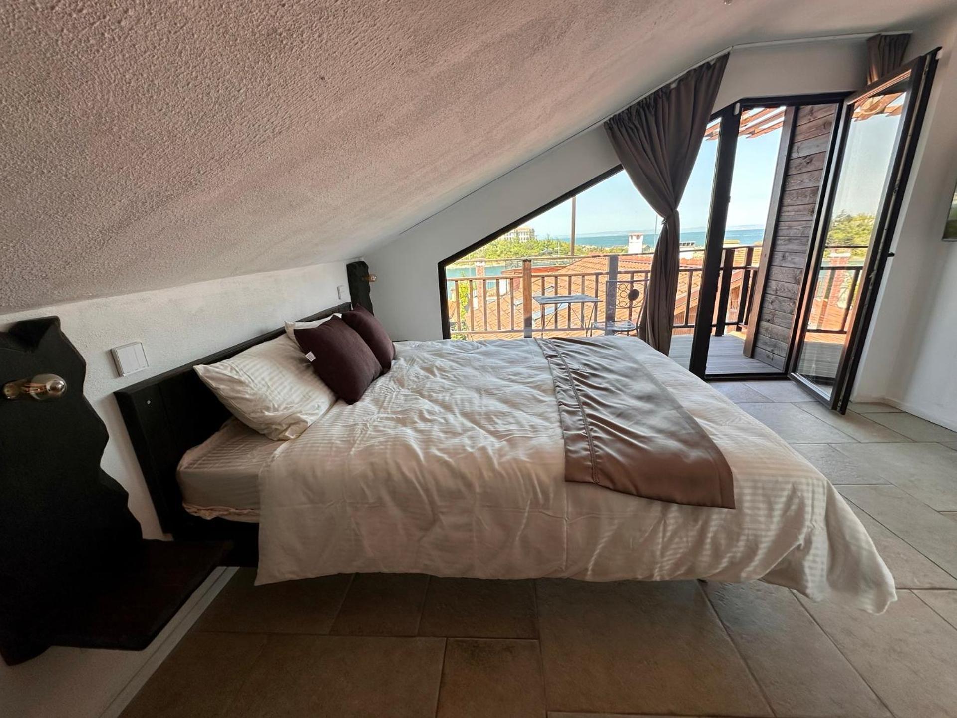 Arthotel Oscar Ii